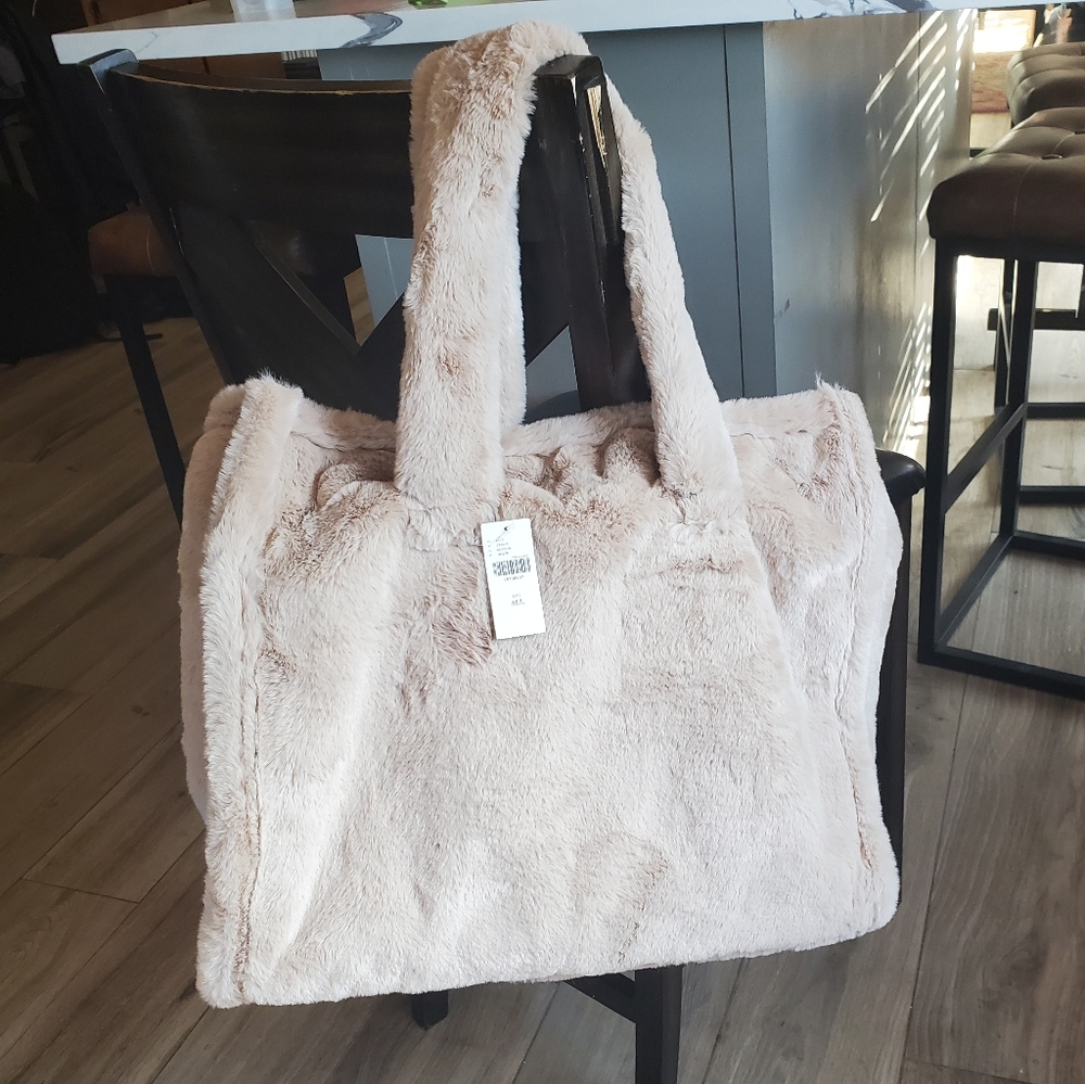 Anthropologie Fur tote